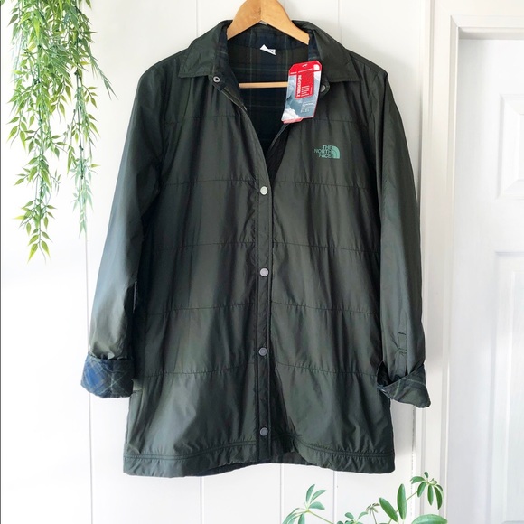 The North Face Jackets & Blazers - Women’s NWT North Face Reversible Green Jacket M